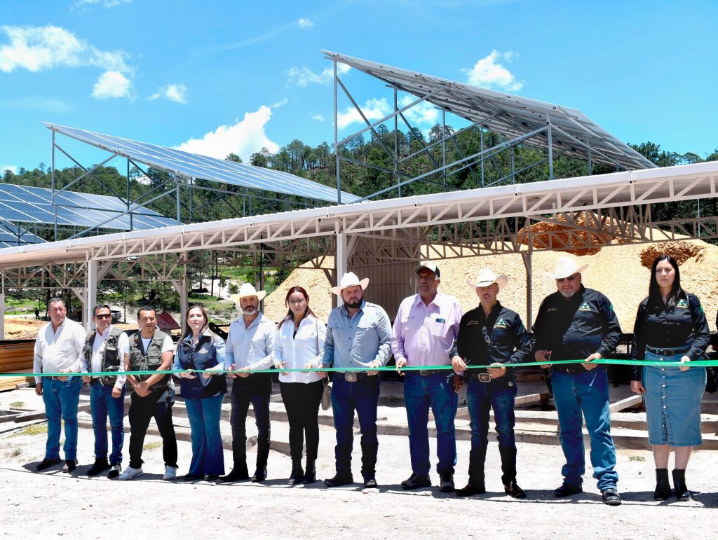 Inauguran sistema de energía solar en El Tarahumar; modelo de sustentabilidad forestal respaldado por el Gobierno del Estado